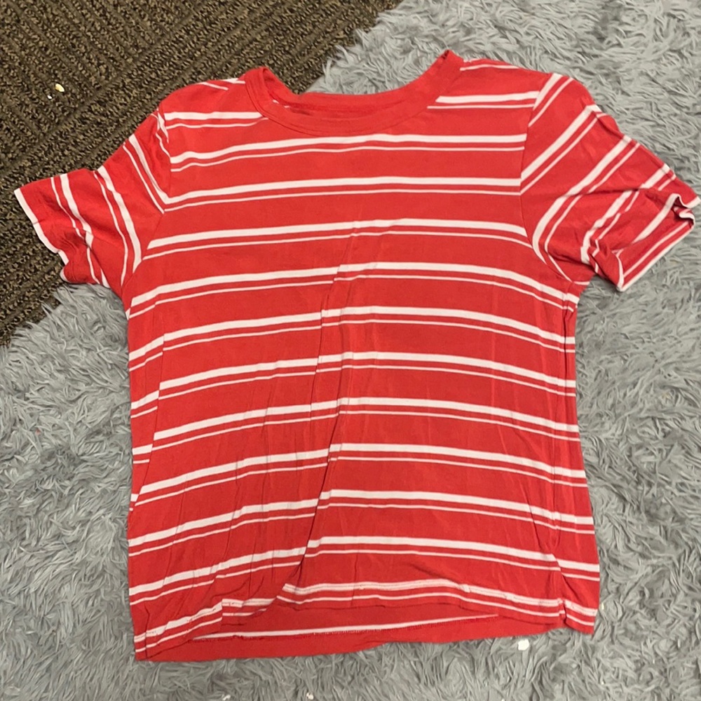American Eagle red and white striped tshirt